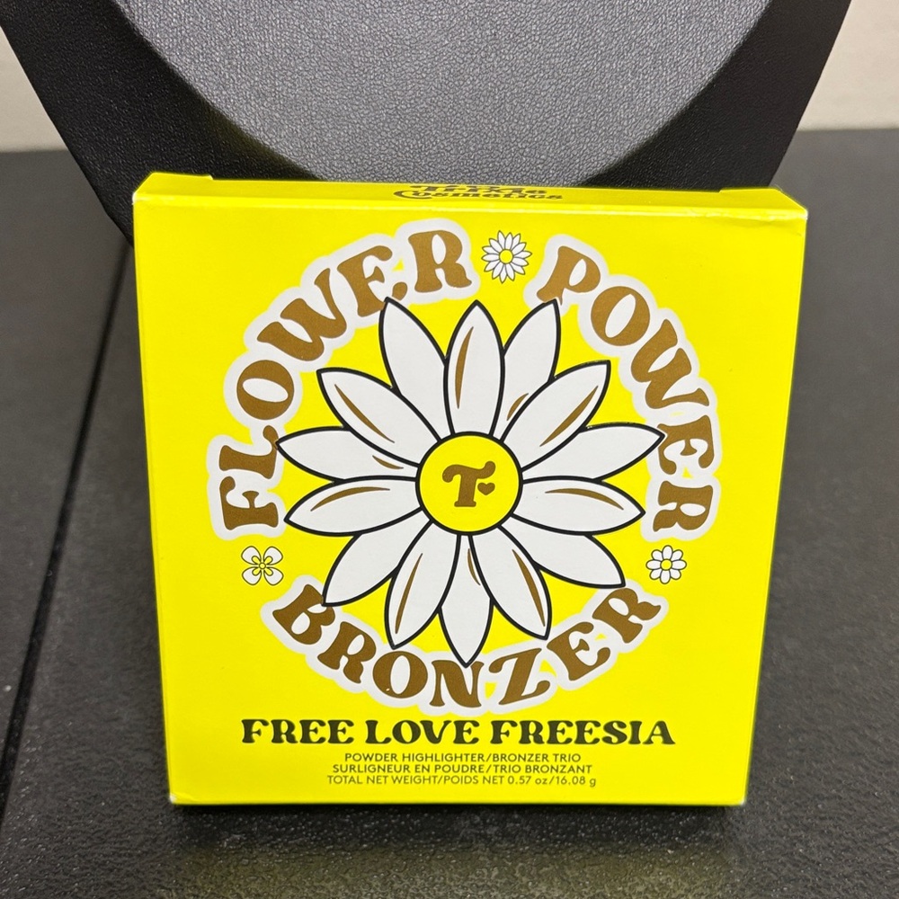 Trixie Cosmetics NIB Flower Power Bronzer Highlighter Trio Free Love Freesia